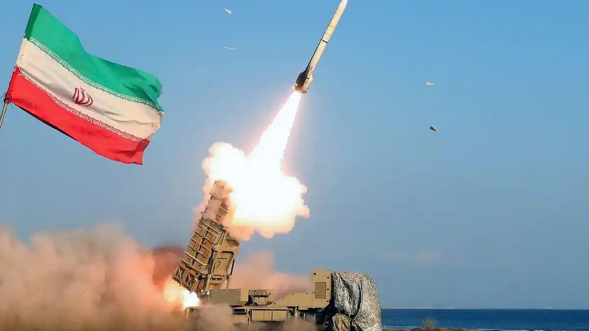 Ketegangan Meningkat, Iran Siagakan Pertahanan Udara di Tengah Tekanan Politik AS