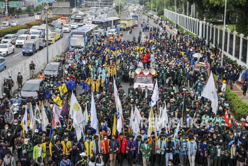 Demo di Gedung DPR dari Sudut Pandang Lain